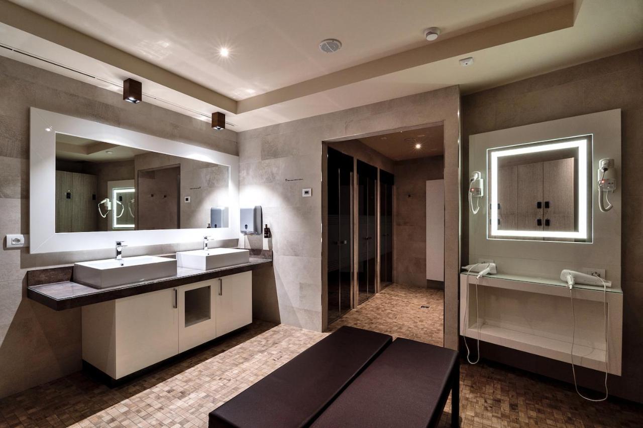 Smy Carlos V Wellness & Spa Alghero Esterno foto Bathroom