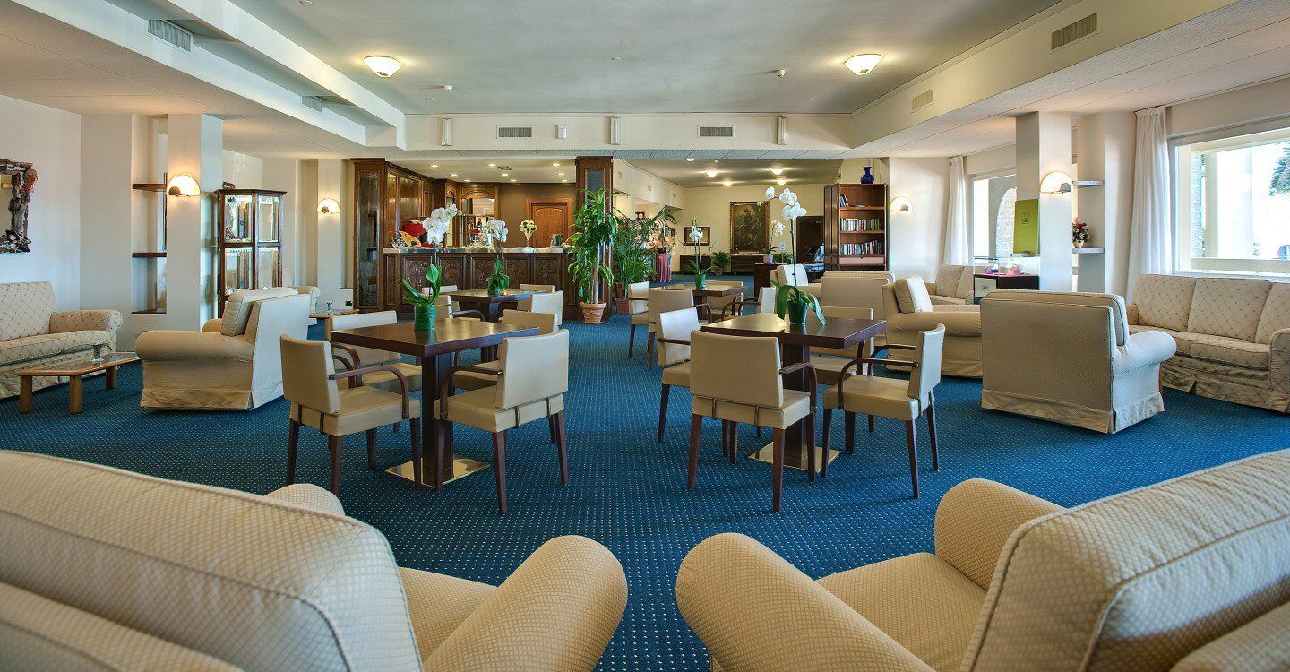 Smy Carlos V Wellness & Spa Alghero Esterno foto The lounge at the airport